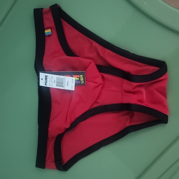 Pride, Small, Red - Picture 2 of 2